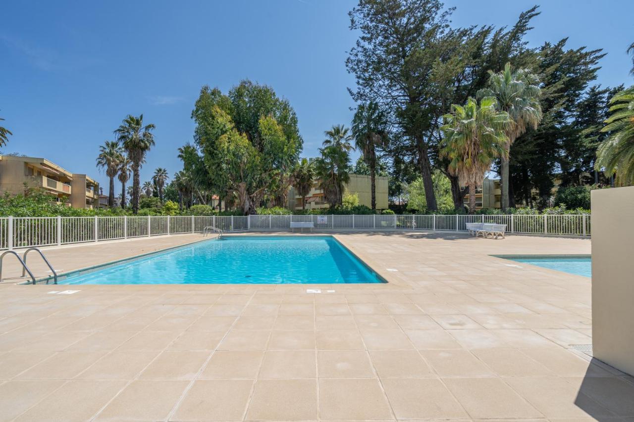 VVF Villages Les Eucalyptus à Juan Les Pins Exterior foto